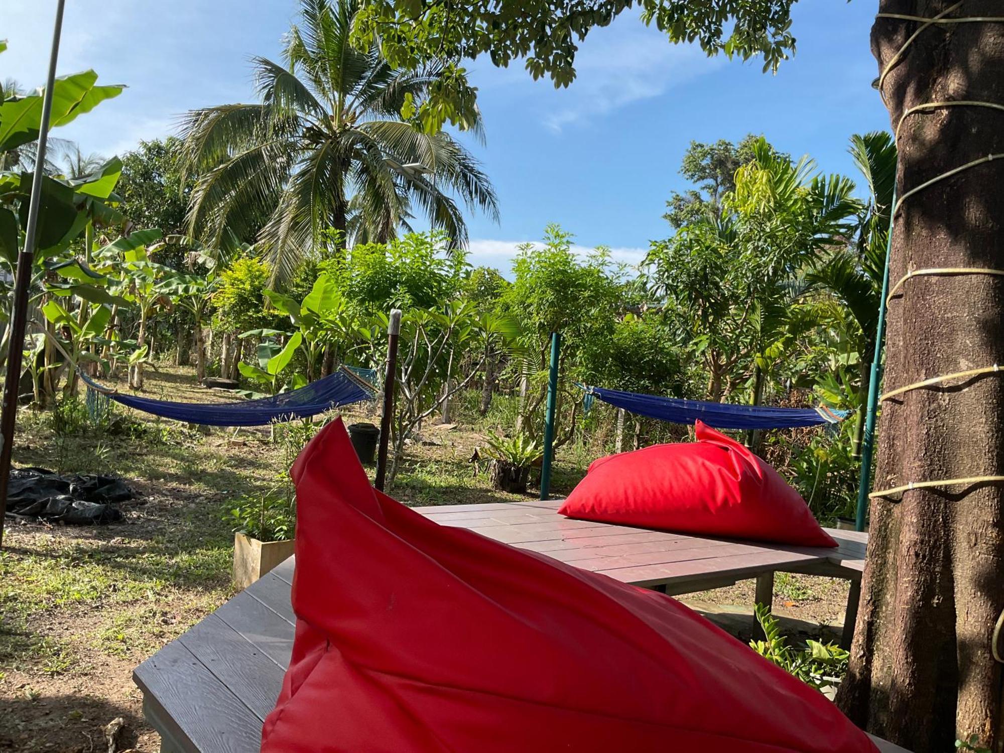 Wake Up @Lanta Hotel : Cafe Koh Lanta Bagian luar foto