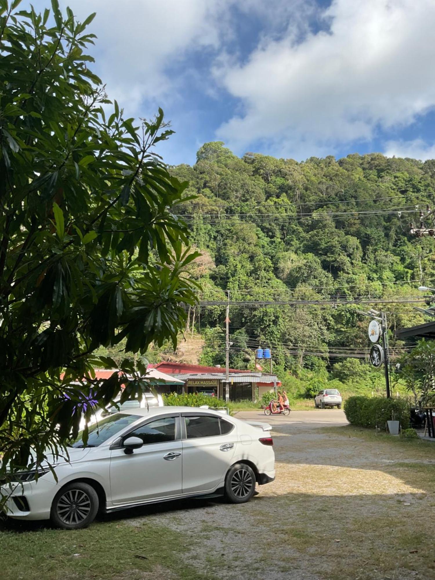Wake Up @Lanta Hotel : Cafe Koh Lanta Bagian luar foto