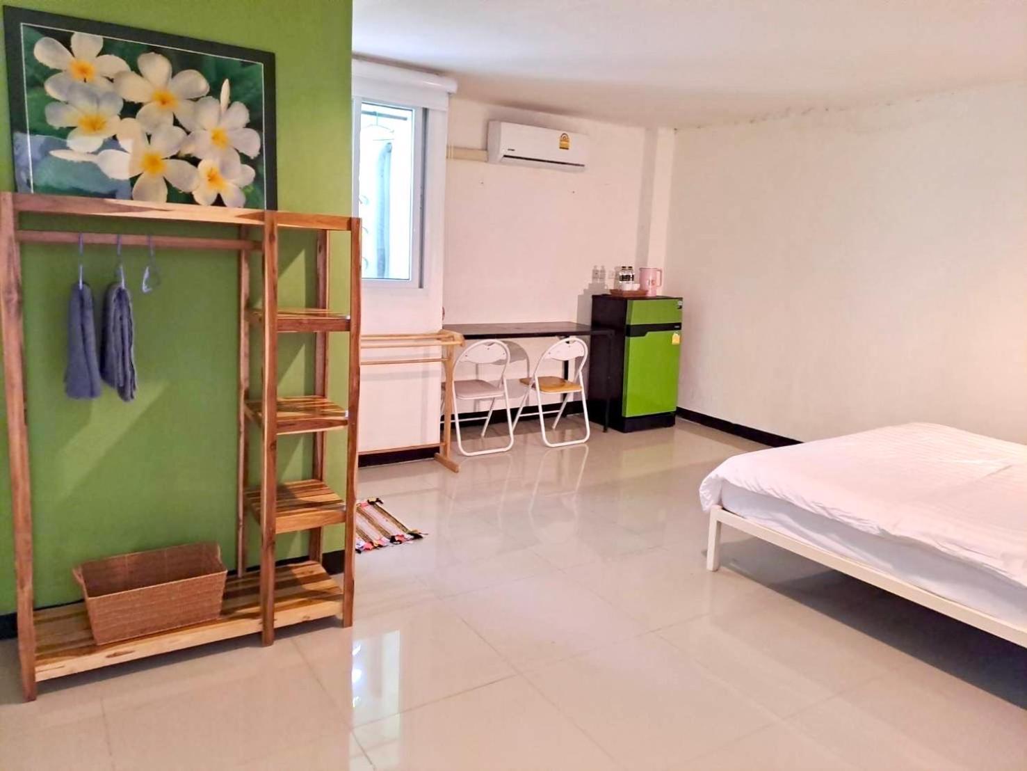 Wake Up @Lanta Hotel : Cafe Koh Lanta Bagian luar foto