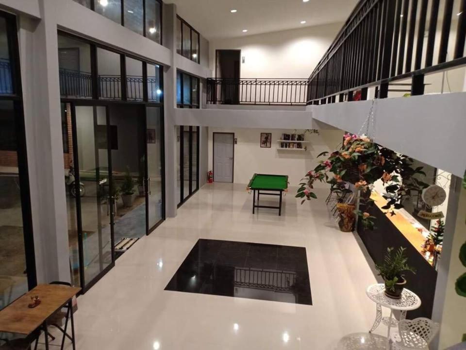 Wake Up @Lanta Hotel : Cafe Koh Lanta Bagian luar foto